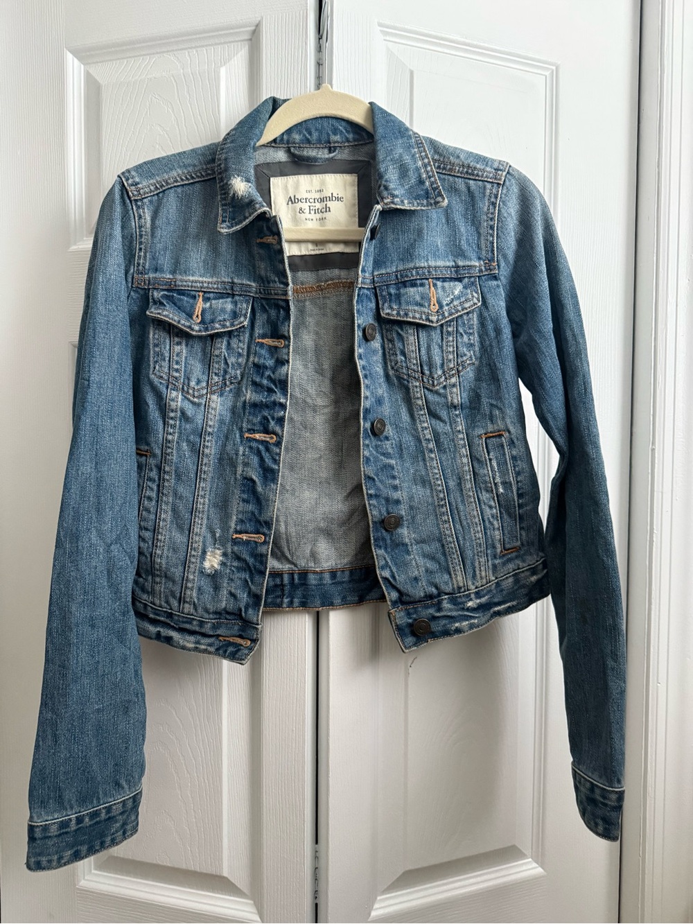 Abercrombie & Fitch Medium Wash Denim Trucker Jacket